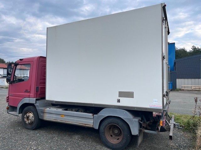 Jääkaappikorinen pakettiauto MERCEDES-BENZ 815 Thermoking mit Rohrbahnen TÜV NEU