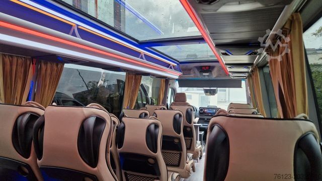 Miniautocarro MERCEDES-BENZ 519 und 517 Glasdach XXL  20 Sitze Stock