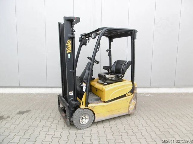 Xe nâng càng trước YALE ERP  15 VT