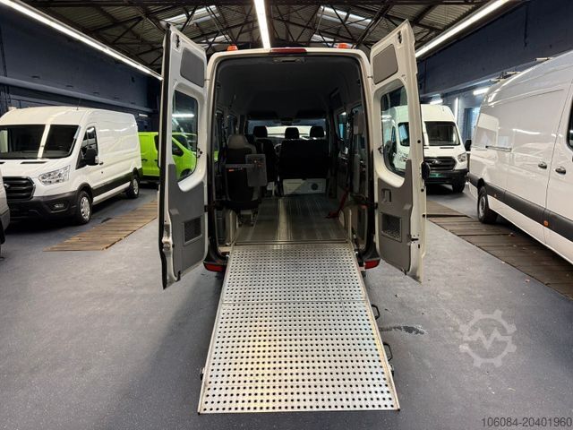 Минибус VOLKSWAGEN Crafter 6 Sitze AMF BRUNS ROLLSTUHL KLIMA PDC
