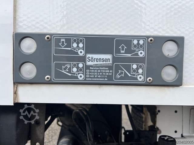 Фургон-будка PEUGEOT Boxer 2,2 Blue-HDI Maxi Koffer Hebebühne