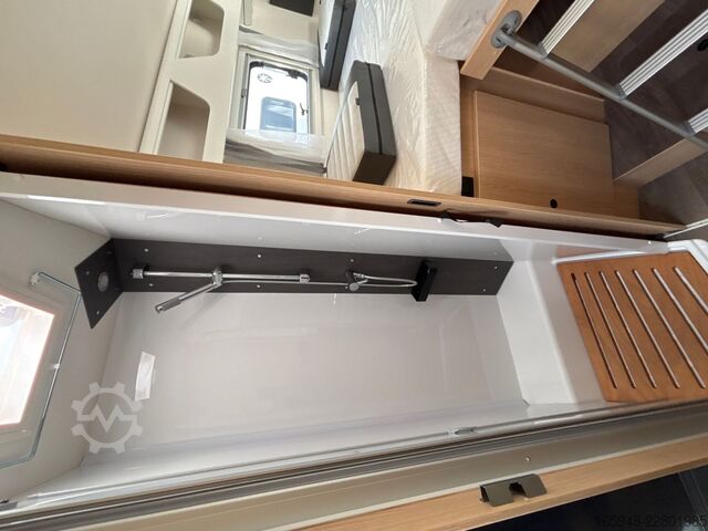 Halvintegreret autocamper SUNLIGHT SUNLIGHT T 68 C FIAT ADVENTURE ED.