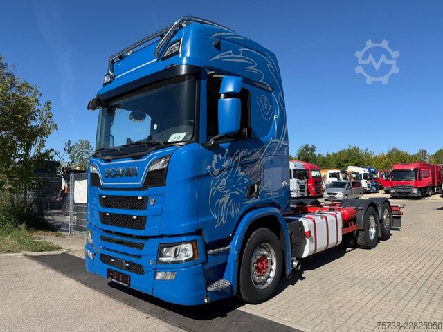Шасі вантажівки SCANIA R520 6X2*4 Fahrgestell V8/LENKACHSE/Retrader/Alu
