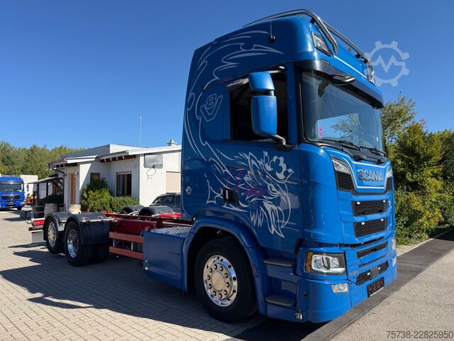 Шасі вантажівки SCANIA R520 6X2*4 Fahrgestell V8/LENKACHSE/Retrader/Alu