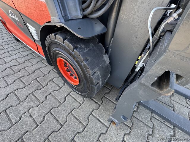 Elektrikli – 4 tekerlek Linde E25 + Ladegerät NEU 80100--EK