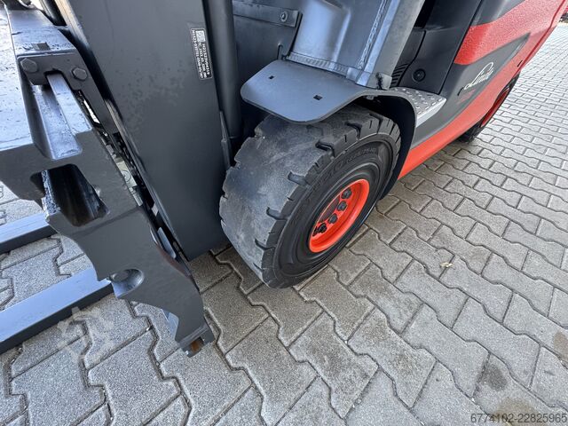 Elektrikli – 4 tekerlek Linde E25 + Ladegerät NEU 80100--EK