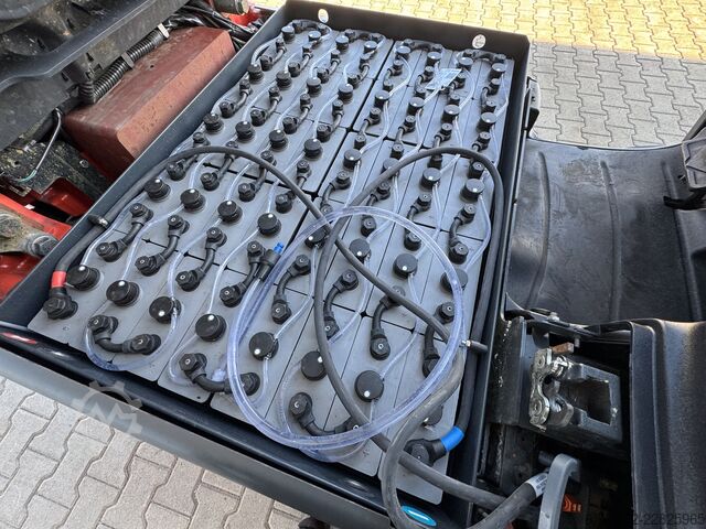 Elektrikli – 4 tekerlek Linde E25 + Ladegerät NEU 80100--EK