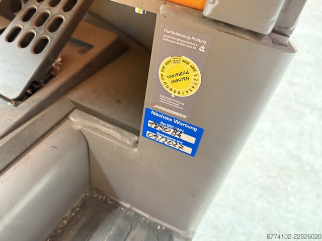 टो टग्स Jungheinrich EZS 570--EK--V0264