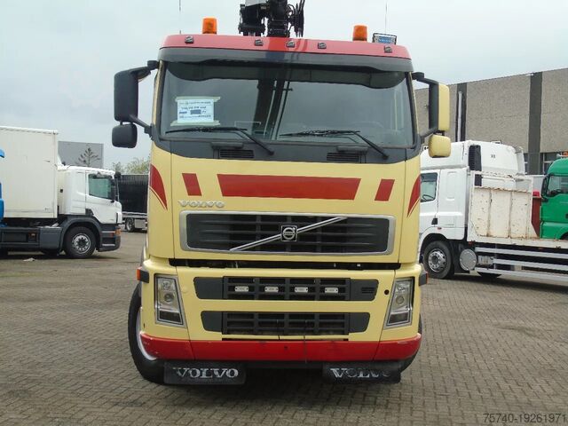 Автомобил с кран Volvo FH 440 + HIAB 422 E-7 + 8X4 + PERFECT CONDITION