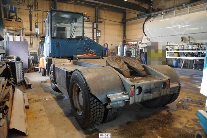 Flugstöð dráttarvél Sisu 2139 4x4 Terminal truck. Watch video!