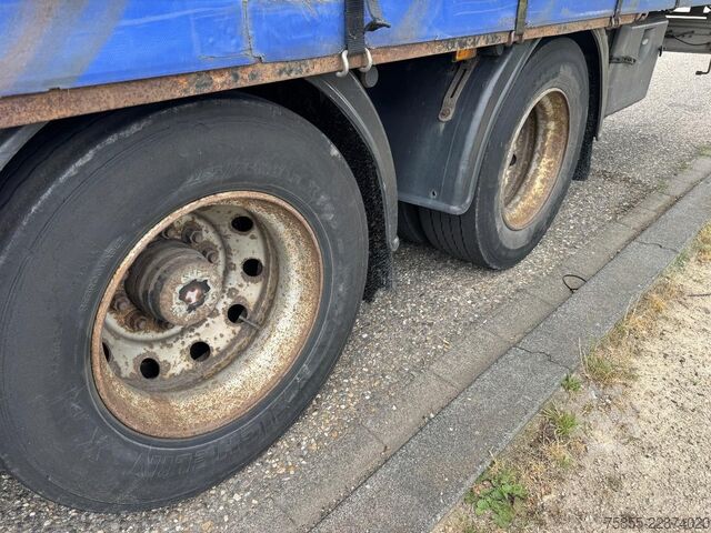 Hálf lághleðslutæki Meert Semi Curtainside / SAF / Double Tires