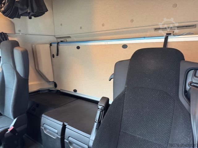 Kamion sa ravnom platformom MERCEDES-BENZ Actros 2545 LLnR 6x2/4 Kran Hiab Funk Standklima