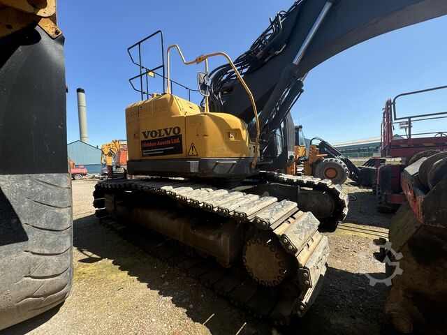 Escavadora VOLVO ECR 305 CL