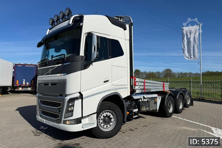 Transportador de madera Volvo FH16 750 Globetrotter XL, Euro 6, 8x4 / Hydraul...