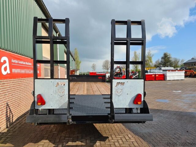 Přepravník strojů JPM Trailers 