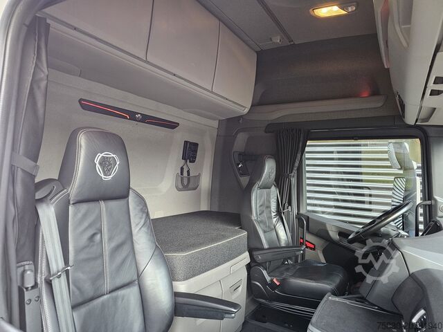 Standard-SZM Scania S660 V8 6x2 BOOGIE / RETARDER / FULL AIR / 2 TANKS