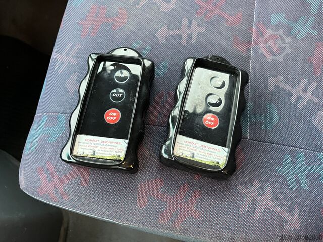 Transporteur de voitures Mercedes-Benz Vario 612 D / Car - Machine Transporter 570 cm ...