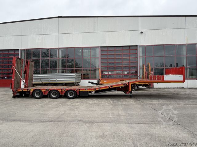 Low loader semitrailer Kässbohrer LB3E  3 Achs Satteltieflader, komplett überfahrbar
