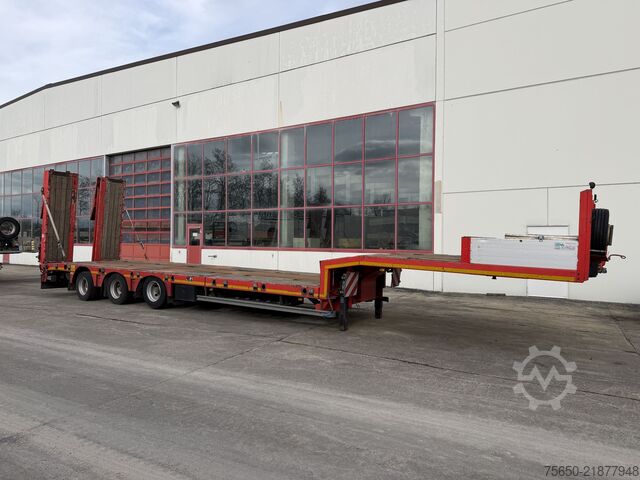 Low loader semitrailer Kässbohrer LB3E  3 Achs Satteltieflader, komplett überfahrbar