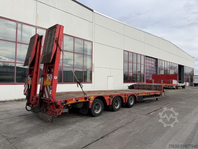 Low loader semitrailer Kässbohrer LB3E  3 Achs Satteltieflader, komplett überfahrbar