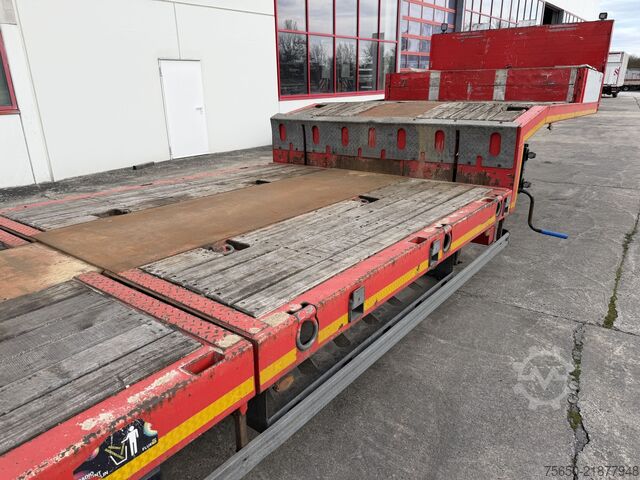 Low loader semitrailer Kässbohrer LB3E  3 Achs Satteltieflader, komplett überfahrbar