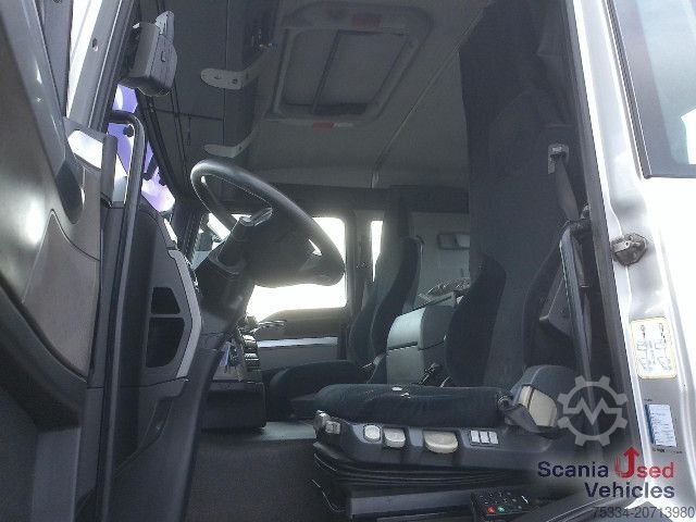 Caminhão com carroçaria intercambiável MAN TGS 18.320 LL