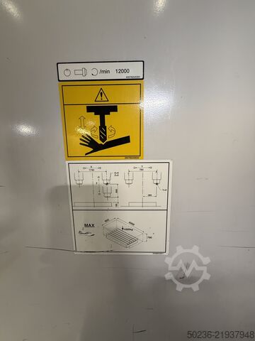 CNC Vertikales Bearbeitungszentrum Mazak VTC-300C II