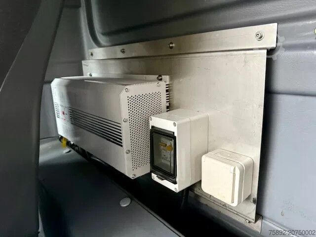 Plataforma elevadora Mercedes-Benz Atego 918 /Versalift 14mtr/Klima/Eu4