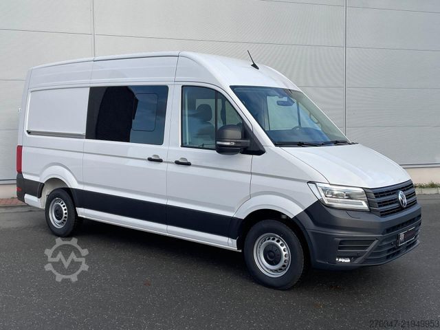 Furgoneta de caja alta VOLKSWAGEN Crafter Kasten 35 L3H3 Autom. NAVI SITZHZ ACC