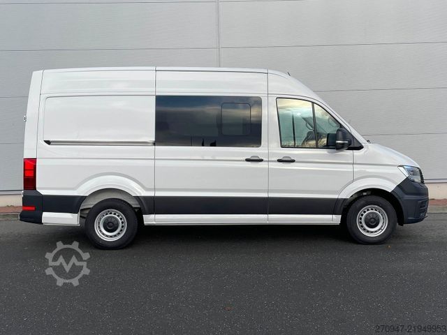 Furgoneta de caja alta VOLKSWAGEN Crafter Kasten 35 L3H3 Autom. NAVI SITZHZ ACC