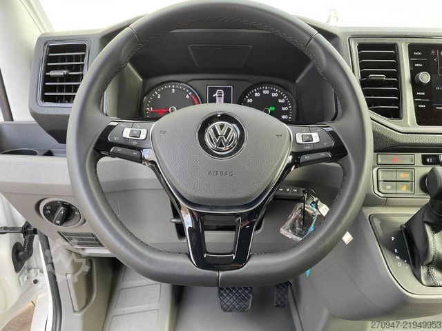 Furgoneta de caja alta VOLKSWAGEN Crafter Kasten 35 L3H3 Autom. NAVI SITZHZ ACC