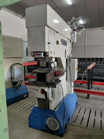 Götustansvél Mubea VP 600