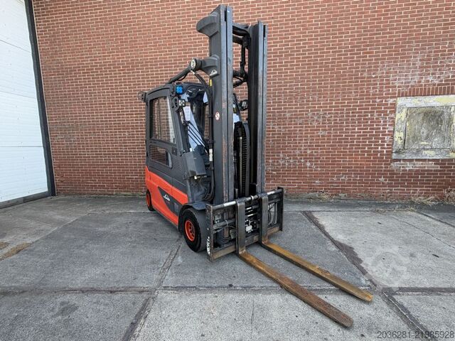 Carretilla eléctrica de 4 ruedas Linde E25L-01