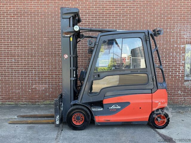 Carretilla eléctrica de 4 ruedas Linde E25L-01