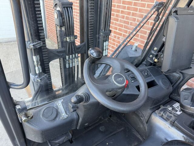 Carretilla eléctrica de 4 ruedas Linde E25L-01