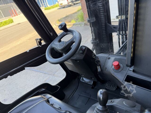 Carretilla eléctrica de 4 ruedas Linde E25L-01