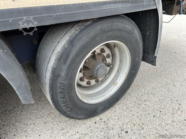 Ferðatösku Krone DryLiner / Box / Front Damage / BPW Drum