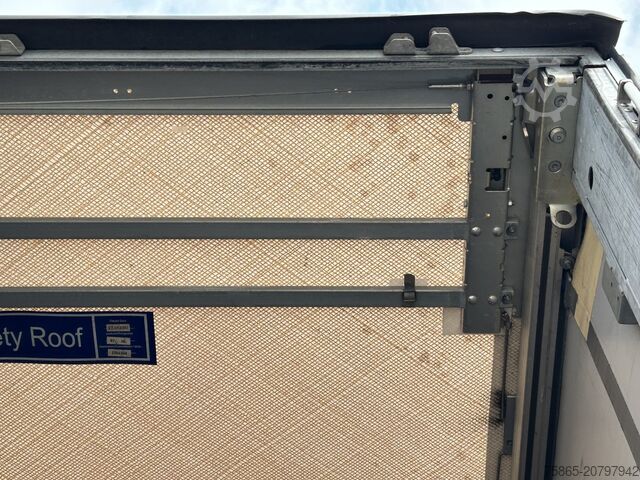 Rennandi presenningar Schmitz Cargobull SCB S3T / Schuifzeil / Kooi Aap / Lift + Stuura...