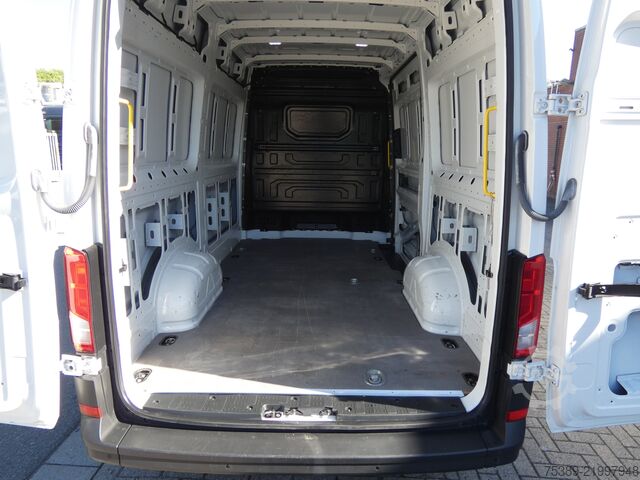 Furgonçë e lartë VW Crafter  35L2H2 177PS Automatik ACC