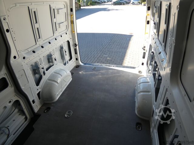 Furgone a tetto alto VW Crafter  35L2H2 177PS Automatik ACC