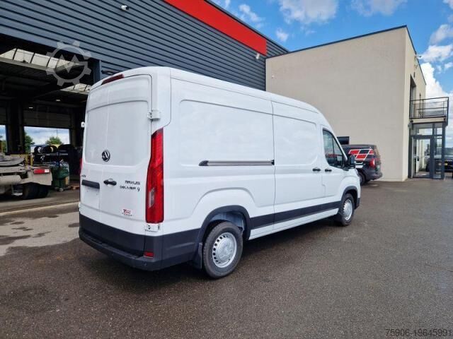 Dubă cu caroserie tip cutie  DELIVER 9 L3H2 150