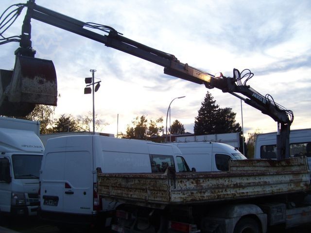 Тристранен самосвал MERCEDES-BENZ Atego 815 MKG Kran