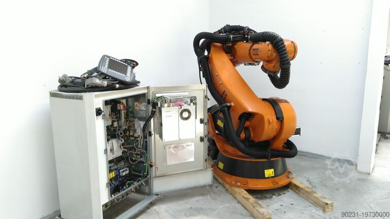 روبوت صناعي KUKA KRC2 KR 210 2000 2004 MODEL