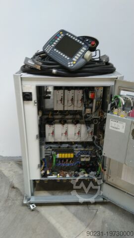 روبوت صناعي KUKA KRC2 KR 210 2000 2004 MODEL