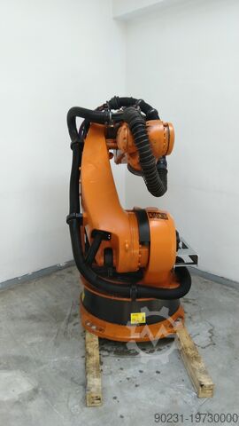 روبوت صناعي KUKA KRC2 KR 210 2000 2004 MODEL