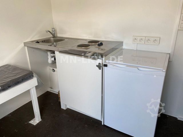 Škatlasti tovornjak MAN TGM 18.290 KOFFER RENNSPORT WOHNABTEIL LBW 3t