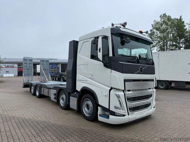 Bärgningsbil VOLVO Arbeitsbühnen Baumaschinentransporter mit Rampen