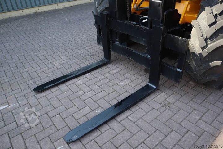 Täysmaastotrukki JCB 940-4 T4 Valid inspection, *Guarantee! Diesel, 4x4