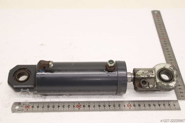 Hydraulic cylinder Linde 613596  Hub 180 mm
