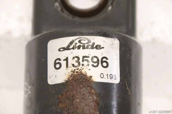 Hydraulic cylinder Linde 613596  Hub 180 mm